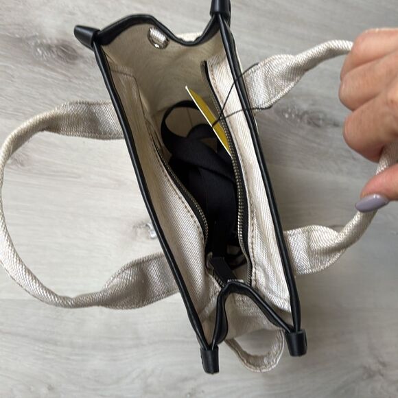 MARC JACOBS Cotton Canvas The Traveler Tote Bag Beige nwt - Picture 8 of 11